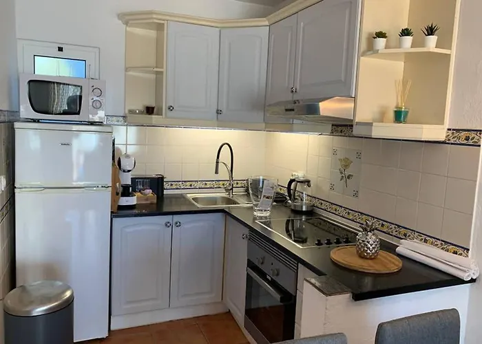 Apartment Lovely T2- 88a - Vila Srª Da Rocha,armacao De Pera *